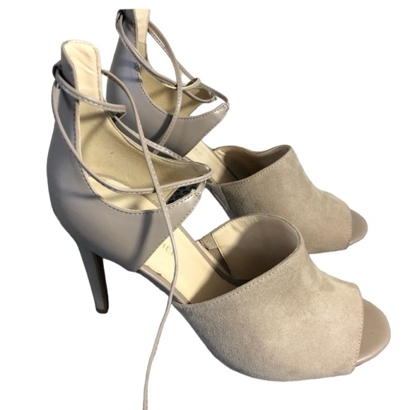 {MARC FISHER} - BEIGE FAUX SUEDE LACE UP HEELS - SIZE 9 - S4 - Picture 2 of 11